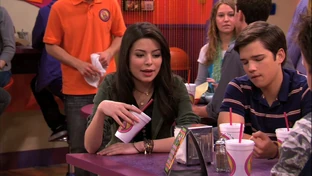 ICarly-4x03-iGet-Pranky-icarly-21403107-1280-720