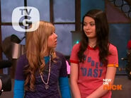 Carly and Sam share a look on iCarly over Gibby's presentation