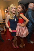 Jennette and Ariana backstage at KCAs 2013