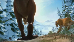  смотрит, как Мама Динозавриха уносит своих детёнышей и Сида.