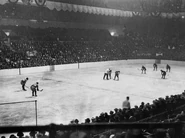 15Dec1925-Burch Morenz MSG opening faceoff.jpg (230 KB) Faceoff between Burch and Howie Morenz on MSG opening night, December 15, 1925.