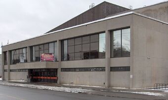 Centre Etienne Desmarteau.jpg