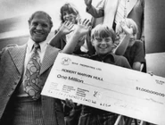 Bobby Hull and family with his $1M cheque, June 27, 1972.