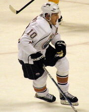 Horcoff during a game in 2009