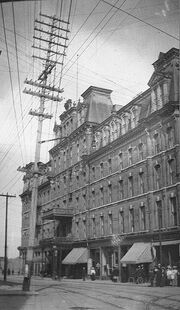 Russell House Hotel Ottawa.jpg