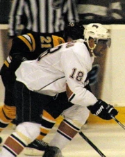 Ethan Moreau skates with the Edmonton Oilers during the 2009&ndash;10 season