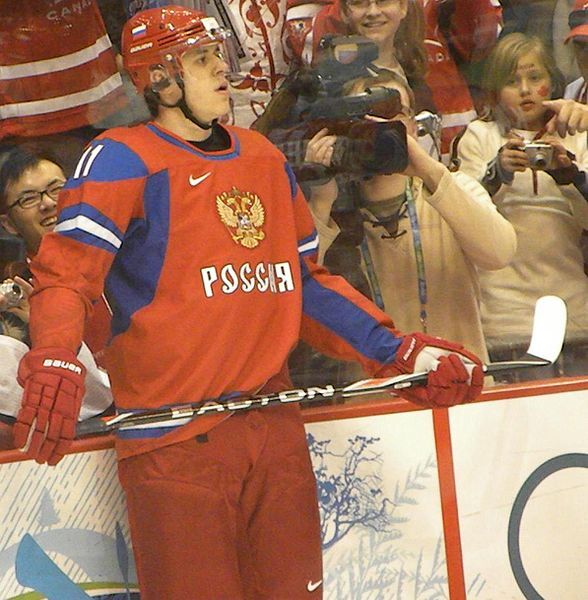Malkin awarded Kharlamov Trophy for best Russian ice hockey player