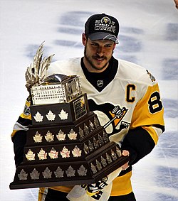 Sidney Crosby with Conn Smythe Trophy 2017-06-11 2