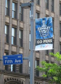 PittsburghPenguinsBannerGrantAve2008