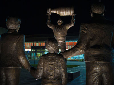 Gretzky statues
