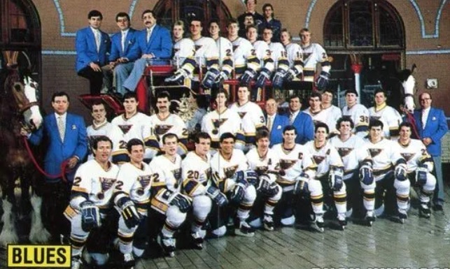 1988-89 Panini Stickers #112 & 113 - St. Louis Blues team photo