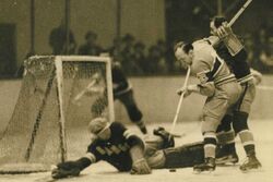6Feb1934-Aitkenhead Morenz Dutkowski.jpg