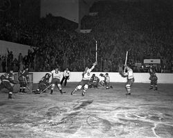 #8 Pete Langelle scores the winning goal in Game 7 of the 1942 Stanley Cup Finals, April 18, 1942.