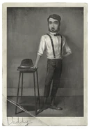 A young Leo Beck posing for a photo'"`UNIQ--ref-00000059-QINU`"'.