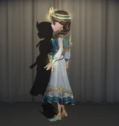 Shining Feather In-Game Model Left-Side View.