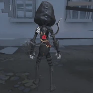 Quiver (Mechanic) effect on the doll, back side.