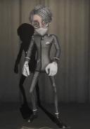 Embalmer Rolls 4-Sided Dice Emote