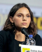 Dafne Keen (48383778052) (cropped)