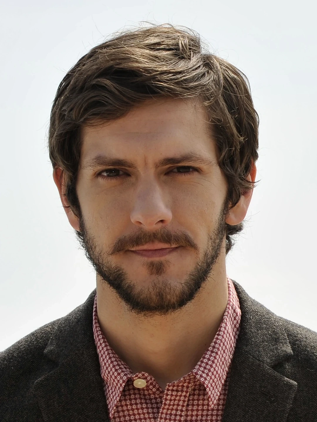 Mathew Baynton (Suit) mini formato