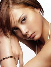 Anna Tsuchiya-m1