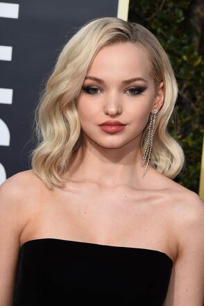 Dove-cameron-at-75th-annual-golden-globe-awards-in-beverly-hills-01-07-2018-0