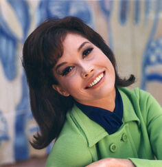 Mary Tyler Moore.jpg