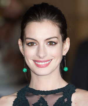 Anne-hathaway-013