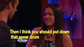 Jasmine wanting Logan to kiss her!.gif (834 KB)