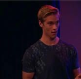 Look at Logan's face when Jasmine wants him to kiss her!!