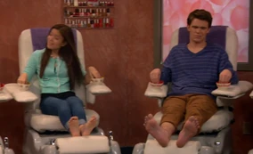 ManiPeddiesJasmineAndGarrett1