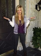 Olivia holt 2012 halloween photoshoot 6