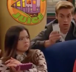 Logan is staring at Jasmine! 😄