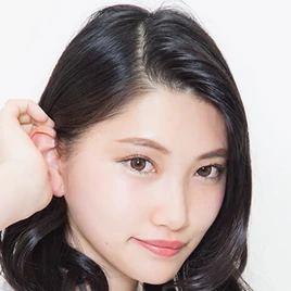 観月彩恵