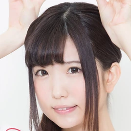 篠塚つぐみ