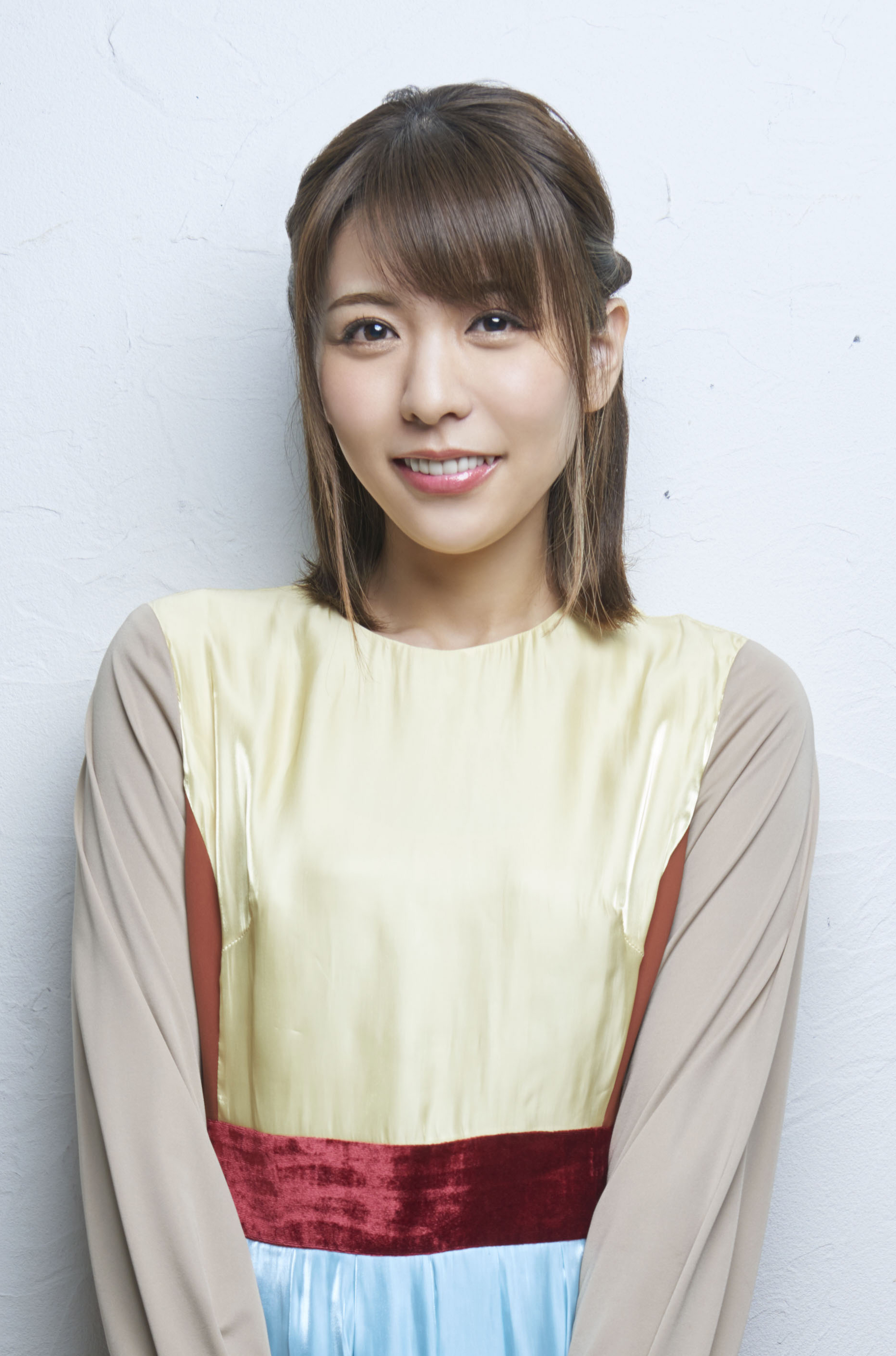 Aki Toyosaki (28 de Outubro de 1986), Artista