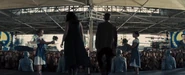 639px-District4444.png (241 KB) Katniss i Peeta w Dystrykcie 4 podczas Tournee.