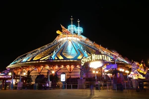 Fichier:Logo Disney-SpaceMountainMission2.png - Wikipédia