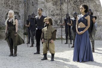 Dany, Verme Grigio Tyrion e Missandei vs Padroni