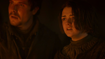 Gendry e Arya baciata dal fuoco