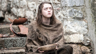 Arya vive come una mendicante non vedente