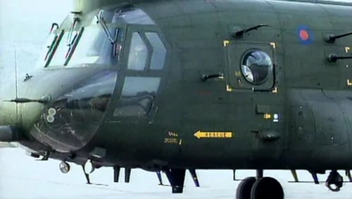 Boeing Chinook RAF in the background SFD S6E10 part1