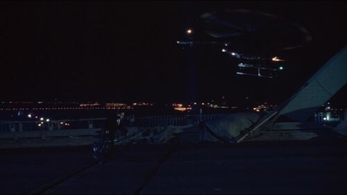 VideoScreenshot--JohnnyMnemonic-76’22”