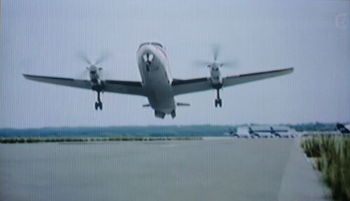 DDLC S12E9 Beech-1900 CIMG7238