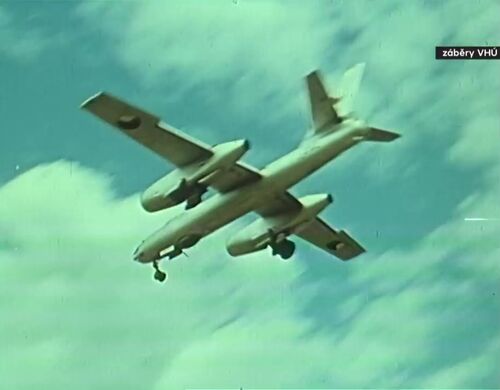 BdH 083 Il-28 landing
