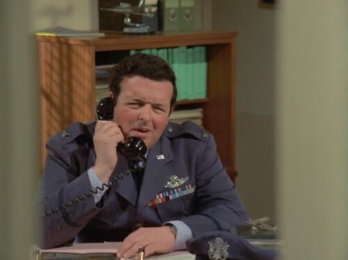 Persuaders Ep15 desk