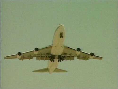 TmT747takingoff