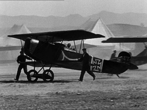 HA Fokker DVII taxiing