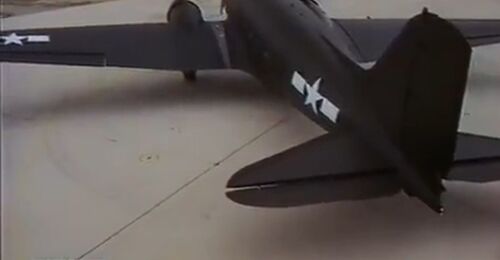 EnolaGayTV80 C-47schwarz