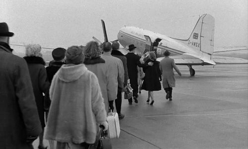 PlayItCool DC-3 G-AMSX