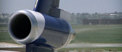 AVION AD GOL